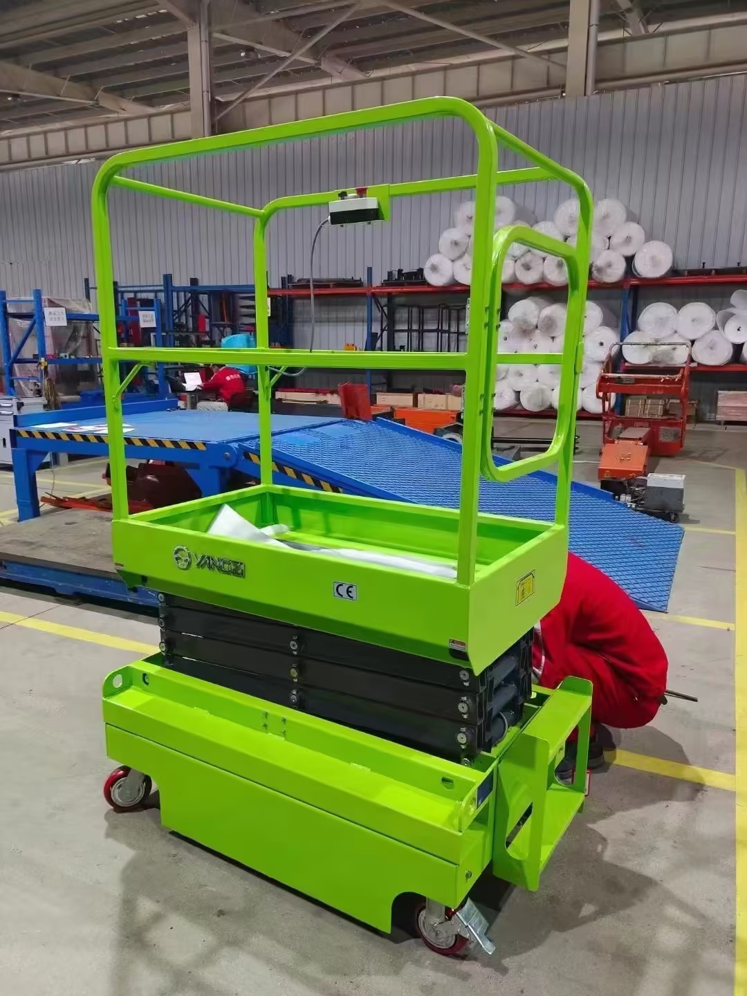 剪叉式升降平臺